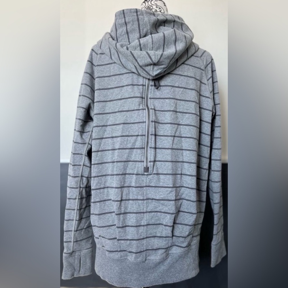 Lululemon 🍋 Gray Striped Hoodie - Picture 8 of 11